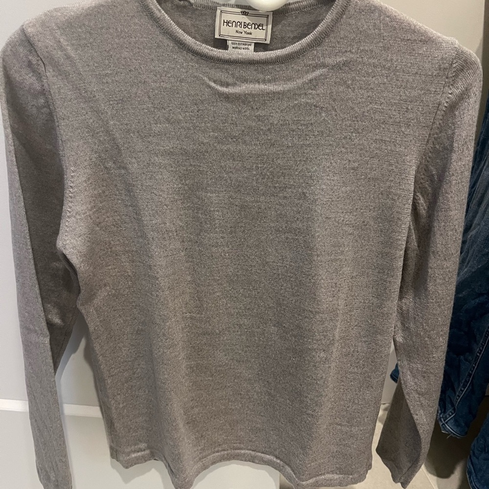 Henri Bendel Gray 100% Merino Wool Top